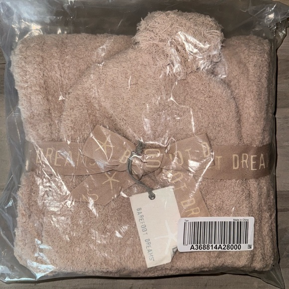 NWT BAREFOOT DREAMS CozyChic Pom-Pom Beanie Hat & Scarf Set - Tan - Picture 2 of 6